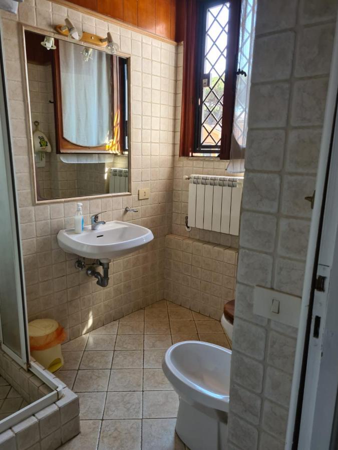 La Casa Di Nataly Bed and Breakfast Fregenae Exteriör bild
